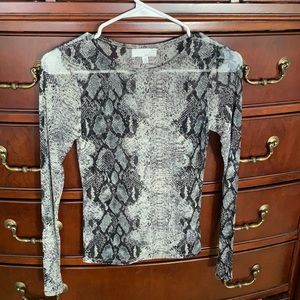 Size XS stretchy patterned long sleeve top